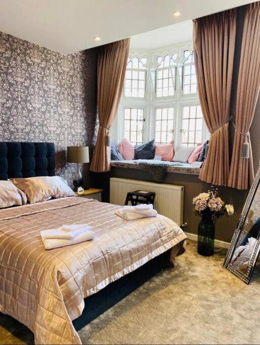 The Most Central Apartment In Canterbury Stunning Interiors, Fully Equipped, City Views And Free Wifi! Eksteriør bilde