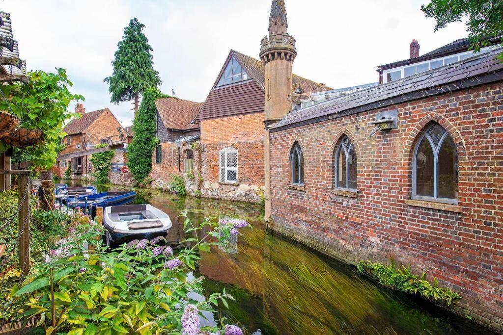The Most Central Apartment In Canterbury Stunning Interiors, Fully Equipped, City Views And Free Wifi! Eksteriør bilde