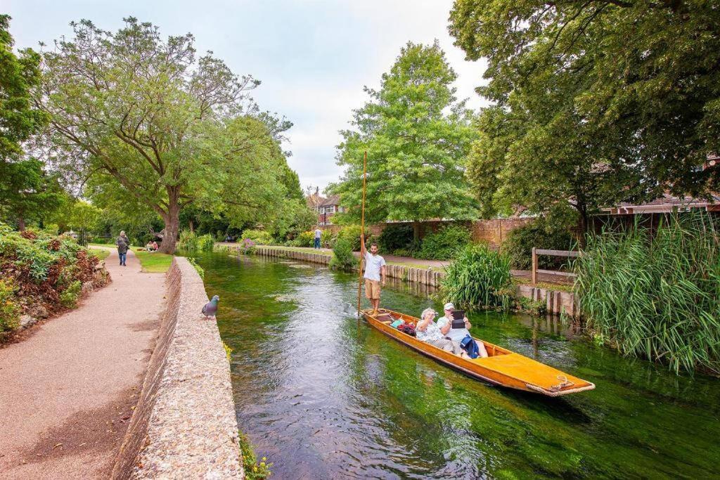 The Most Central Apartment In Canterbury Stunning Interiors, Fully Equipped, City Views And Free Wifi! Eksteriør bilde