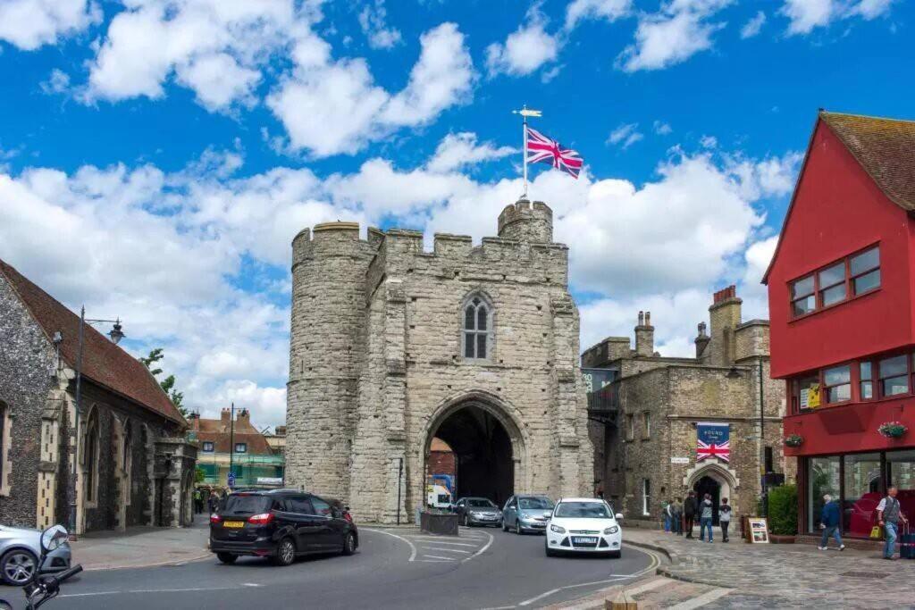 The Most Central Apartment In Canterbury Stunning Interiors, Fully Equipped, City Views And Free Wifi! Eksteriør bilde