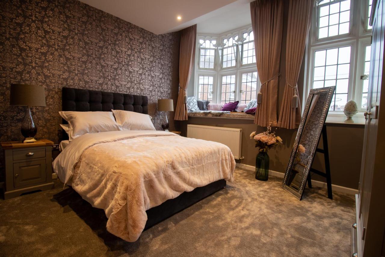 The Most Central Apartment In Canterbury Stunning Interiors, Fully Equipped, City Views And Free Wifi! Eksteriør bilde